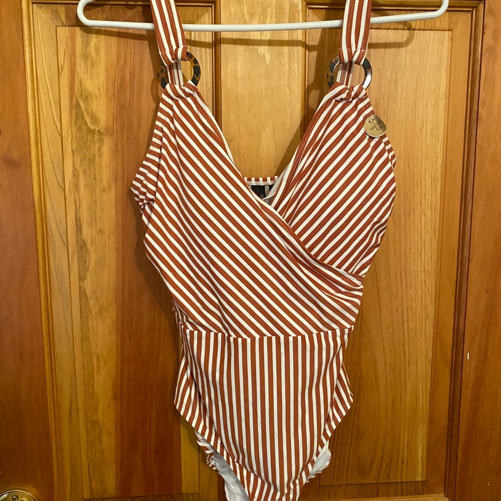 BUNDLE ITEM* SWIM SUIT NIPTUCK striped one piece